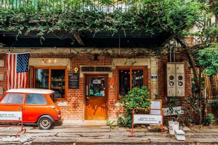 Explore Taichung’s Calligraphy Greenway Now